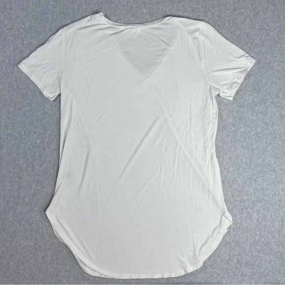 Carly Jean Los Angeles Women's White V-Neck Top - Picture 2 of 5